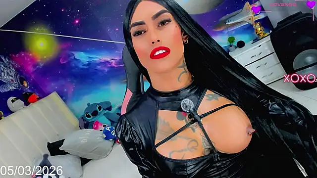Nella_Dolls élő XXX-chatje