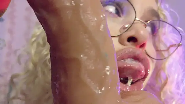 Haelycute Chat XXX live