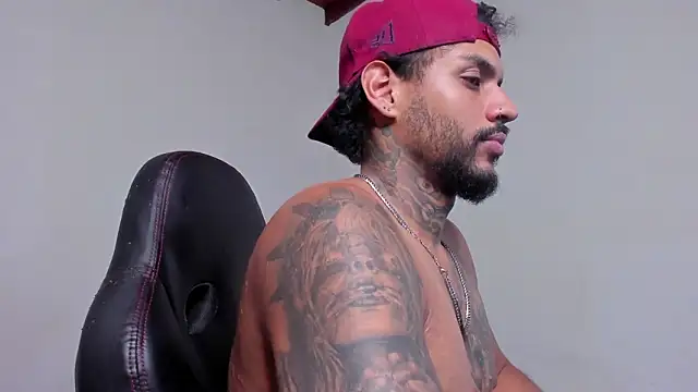 Chat XXX ao vivo de LuigiVitale_1