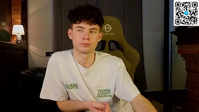 Chat +18 de Cute_Mike ao vivo