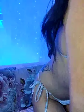 Chat +18 de NayeCloud ao vivo