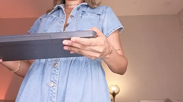 DahianaWalcott Live XXX-chat