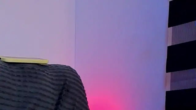 _scarletmoore Show in webcam