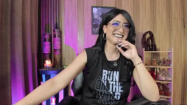 XXX chat uživo modela AdeleMourfg