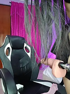 LunaaRosse Show in webcam