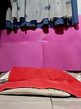 Show modela Sexyhanna14 na web-kameri