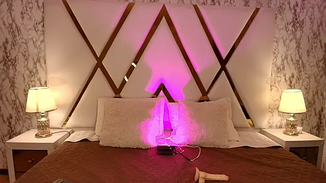 XXX chat uživo modela Annie_Thompson_