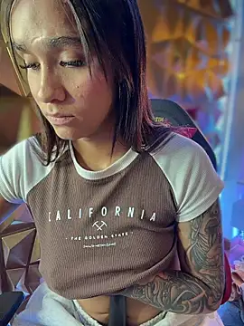 Isabella-TeenのライブXXXチャット