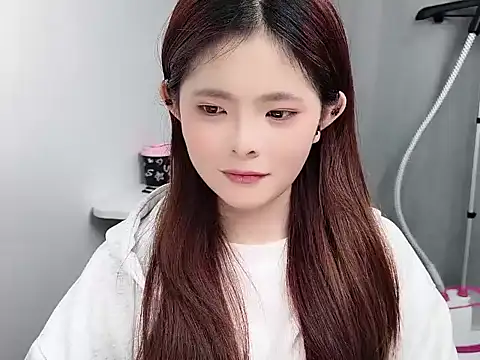 cherry-_-cherry's Live XXX Chat