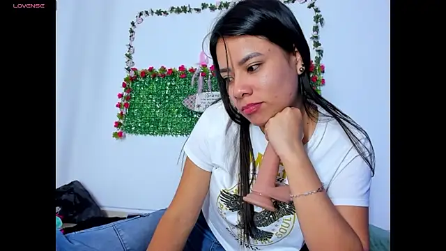 Ivanna_LuxのライブXXXチャット