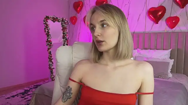 _Vikky_Moon_n Live XXX chat