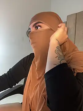 Pokazy przed kamerką – rashaaa_