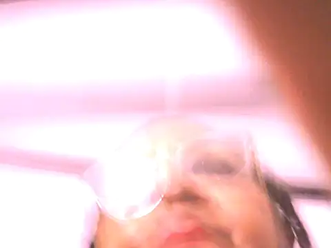 Sexylilith421 现场XXX聊天