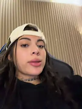 Sarasanders_4 Show in webcam