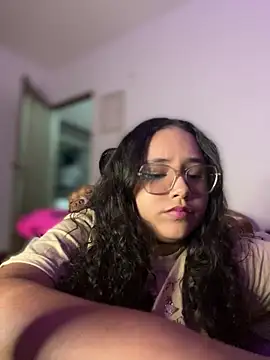 Chat +18 de CurlyGirl_1 ao vivo