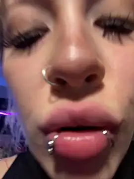 Dooubletroublee: онлайн-секс-чат