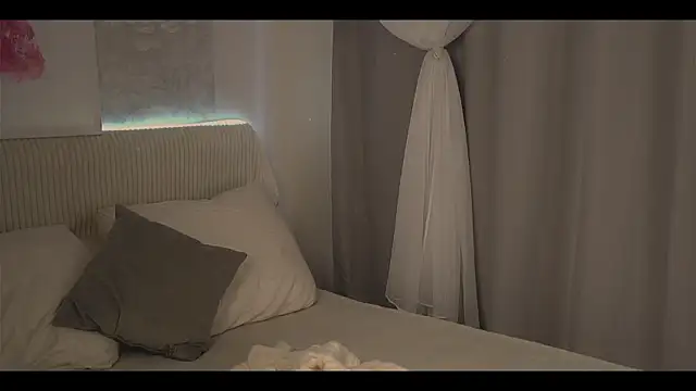 FalineBeacher Adlı Modelin Canlı XXX Sohbeti