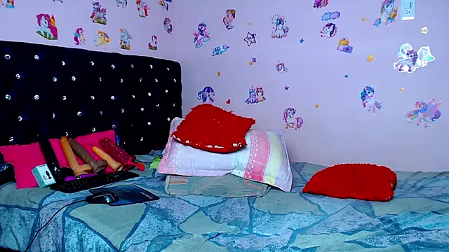 ShantalTsFox: вебкам-шоу