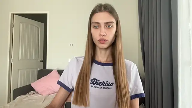 SonyaSweety Adlı Modelin Canlı XXX Sohbeti