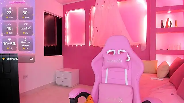 Chat +18 de Holy_Lux ao vivo