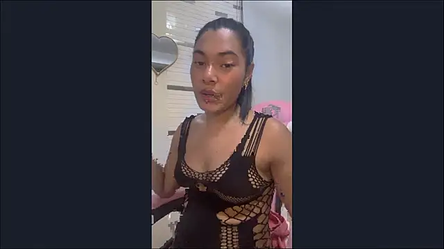 Chat +18 de Sweetroseof ao vivo