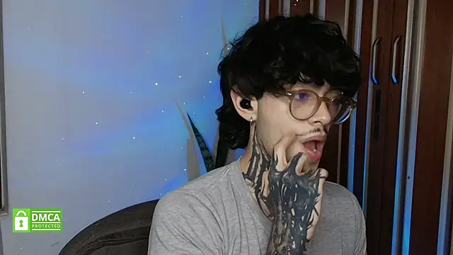 دردشة Bastiel_ الجنسية المباشرة