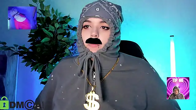 Mia_R0ss Chat XXX in diretta