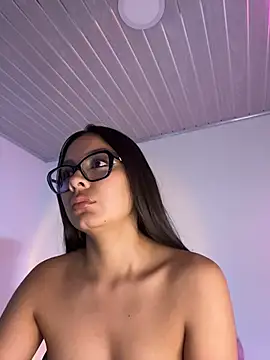 Chatroom XXX en direct de Nicollewest1