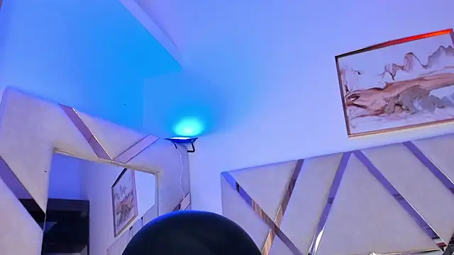 Chat +18 de Lucia_velez ao vivo