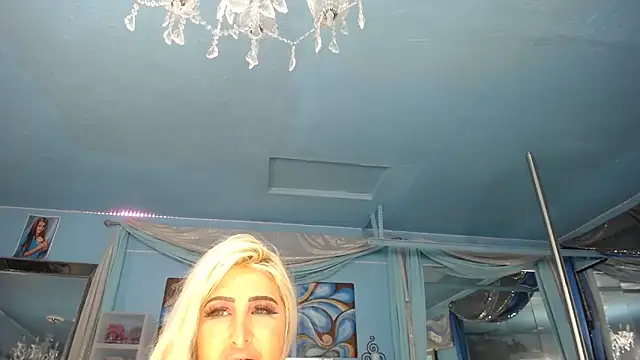 Chatroom XXX en direct de ADRIANNA_FOX