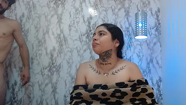 Moon_and_aaron Pertunjukan Webcam