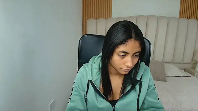 Онлайн чат XXX shaneelle