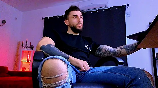 MightyAaron66 Live XXX-Chat