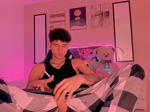 Chatroom XXX en direct de back_thomson