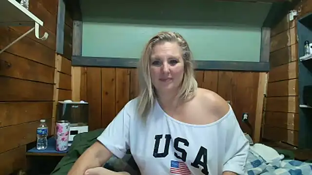 Онлайн чат XXX lisaxlovexxx