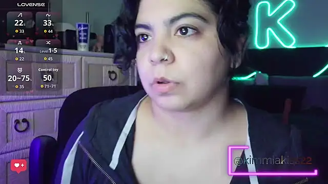 kimmiakiss22 élő XXX-chatje