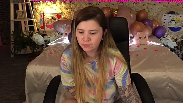 Онлайн чат XXX AmellyMilly