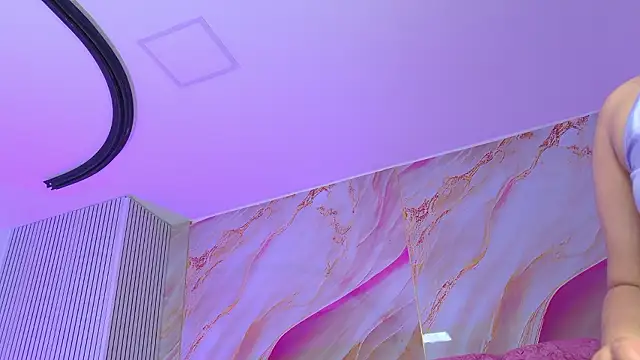 XXX chat uživo modela emmacurvy