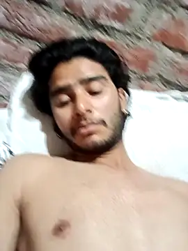 CoralN: διαδικτυακό σόου στην κάμερα