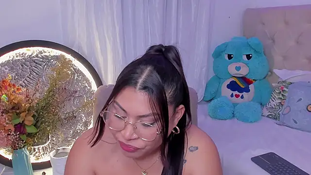 Živý XXX chat Helleamazing