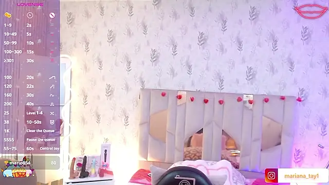 MARIANA_TAY1 élő XXX-chatje