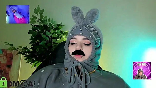 Mia_R0ss Chat XXX in diretta