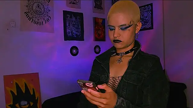 alex_one888 Adlı Modelin Canlı XXX Sohbeti