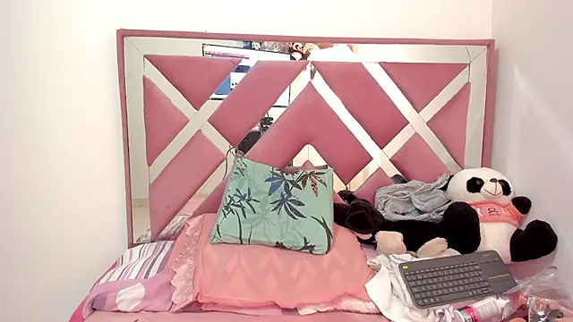 bellalumi Adlı Modelin Canlı XXX Sohbeti