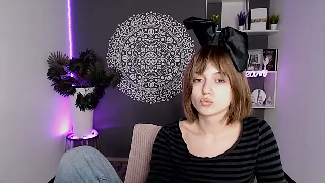 EchoScribe Adlı Modelin Canlı XXX Sohbeti