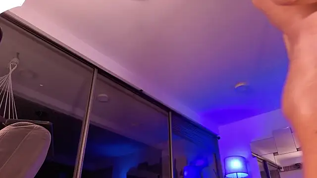 mandi4pole_のライブXXXチャット