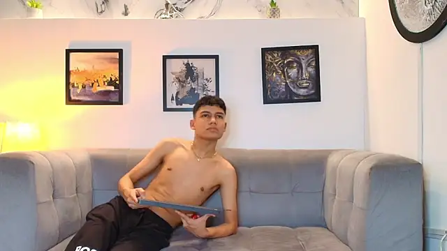 COUPLES_BOYS Live XXX-chat