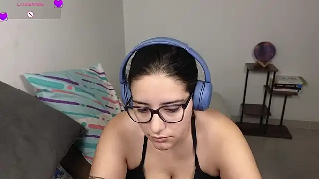 blue__moon_'s Live XXX Chat