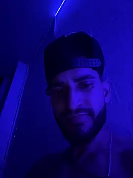 chuly00 Adlı Modelin Canlı XXX Sohbeti