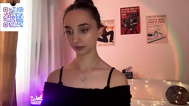 LinaMour Chat XXX live